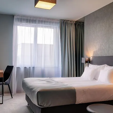 Focus فندق بوزنان