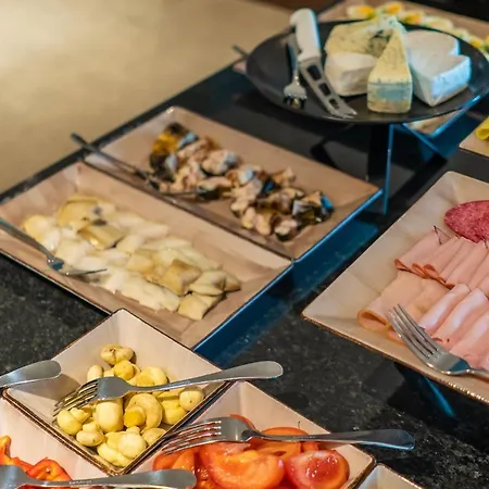 فندق Focus بوزنان